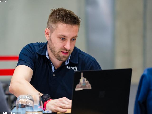 Building Customer Loyalty in the Digital Age